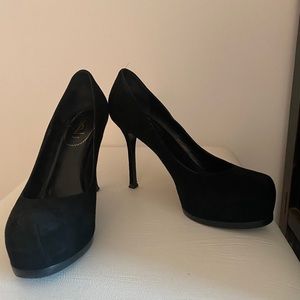 Suede pumps